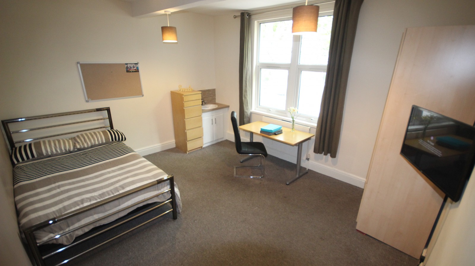 Bedroom 1 at 373A Ecclesall Road